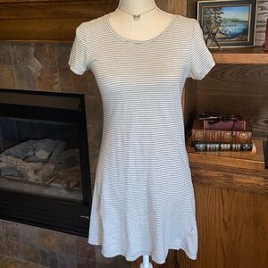 F21 T-Shirt Dress Tee Shirt Gray & White Horizontal Stripes Casual Packable